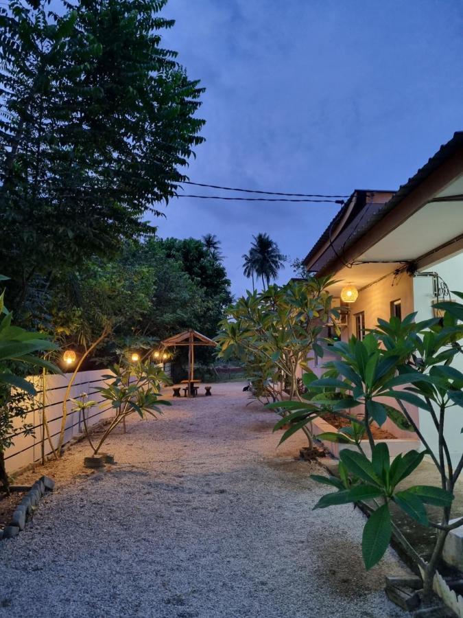 Bed and Breakfast Seven Stones Langkawi Пантай-Сенанг Экстерьер фото
